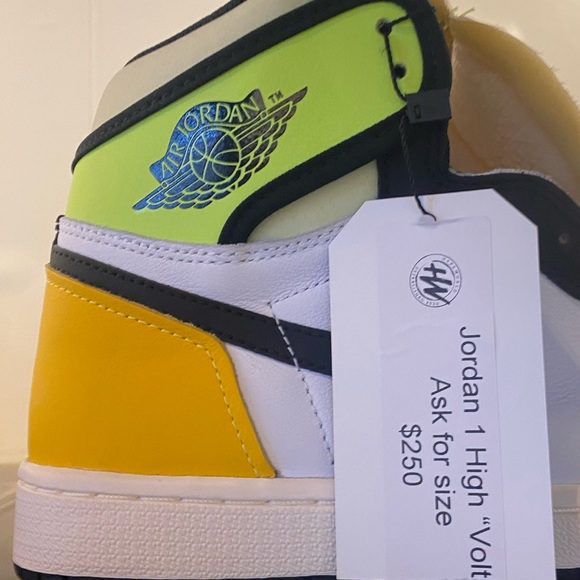 Men’s Jordan 1 high “volt” sneakers size 8 ⚡️ - Picture 8 of 11